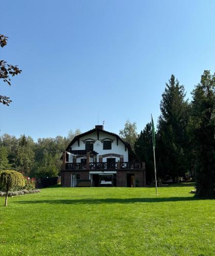 Sorkwity Villa | Dzikie Historie Młynik