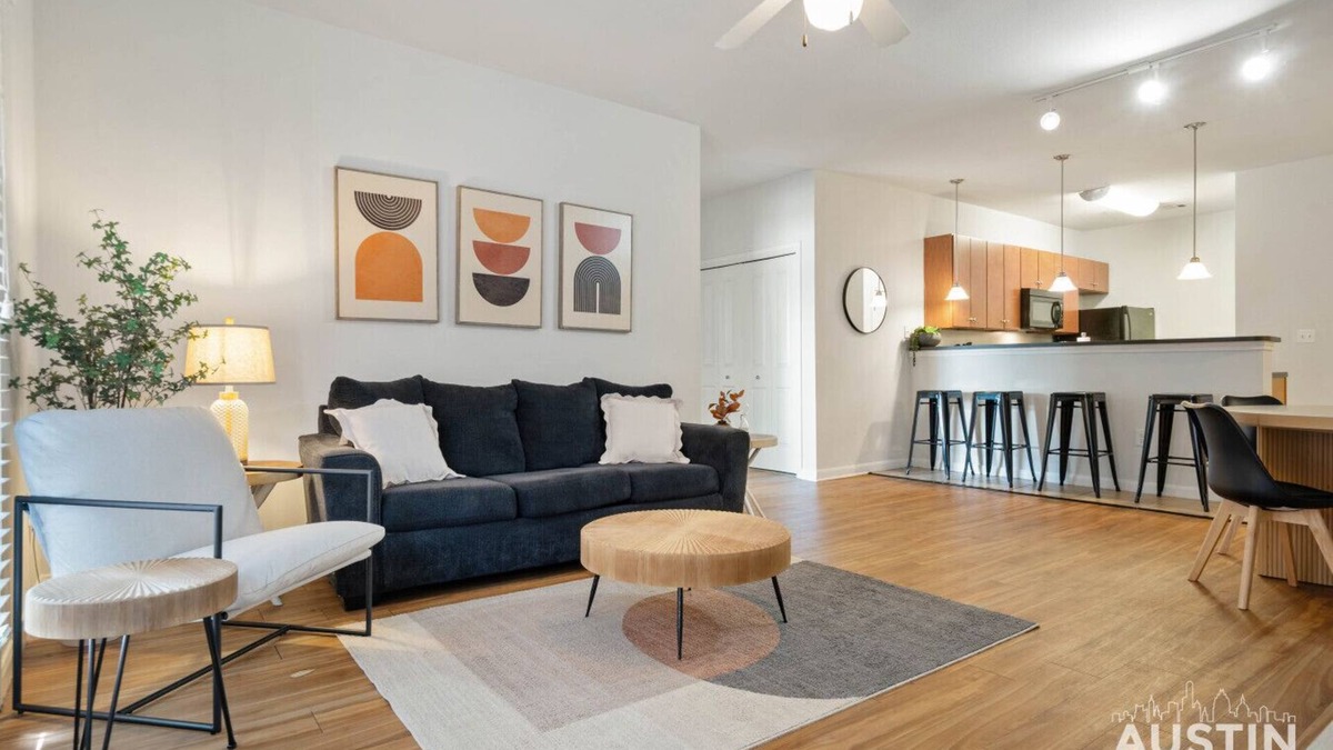 North University Apartment | E 30the #2 xxxxxxxxx