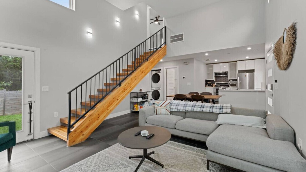 MLK House | E. Austin Oasis Nr Downtown |Workspaces|Fast Wifi