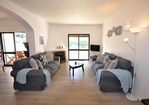 Alporchinhos House | E&M Beach House Aldeamento do Levante III