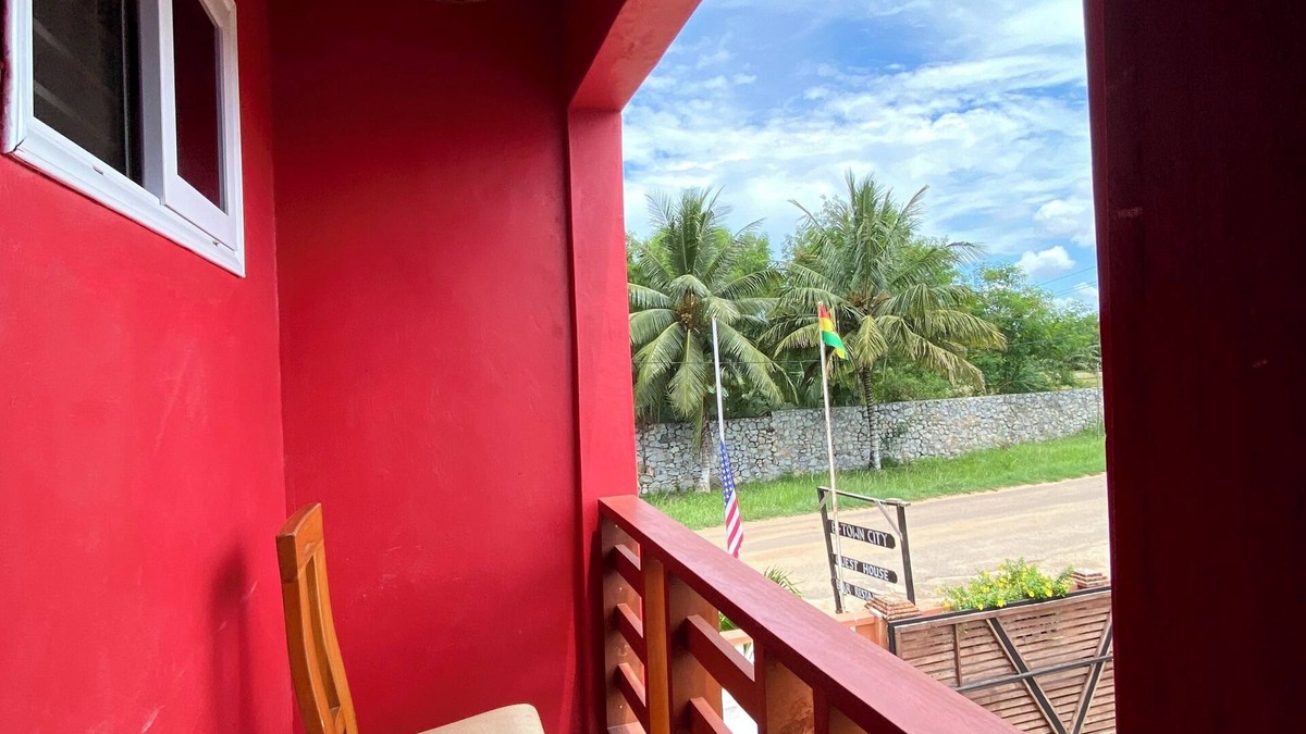 Elmina House | E-Town City Guest House