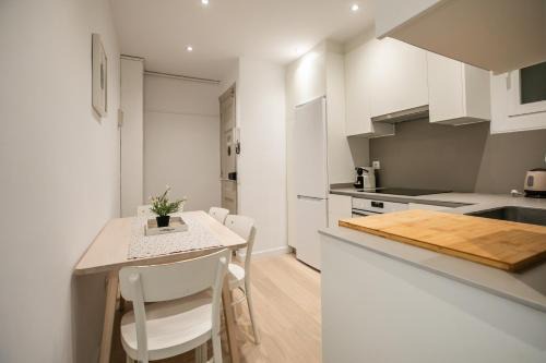 El Poble-sec Apartment | E4lle1031 - Studio next to Plaza Espanya