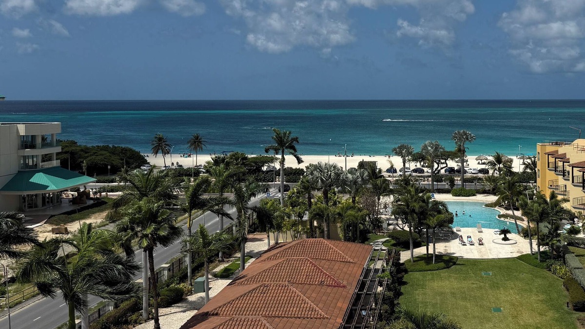 Oranjestad-West Condo | Eagle Beach- Oceana Penthouse 2 bed Condo with Private Rooftop Terrace