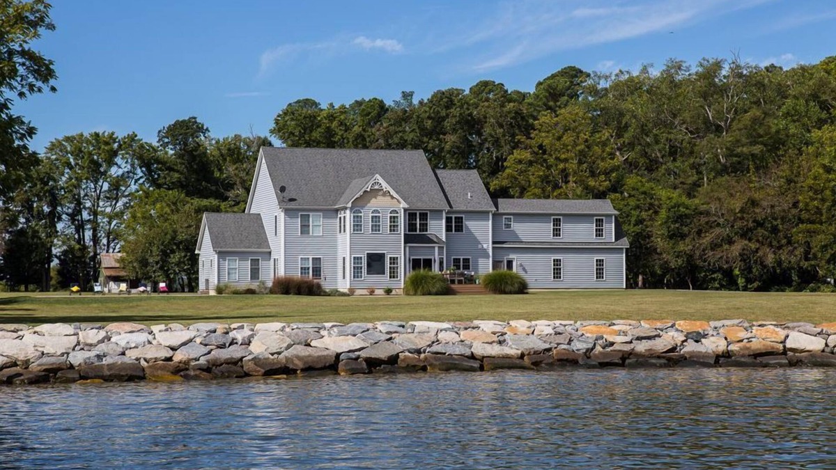 Cambridge House | Eagle Haven - Waterfront Estate on the Choptank with Pool and Pier - Sleeps 18