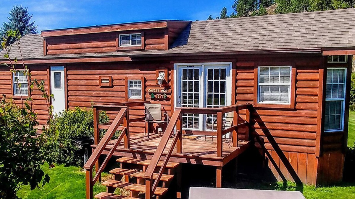Hill City Cabin | Eagle Nest Vacation Cabin at Creekside
