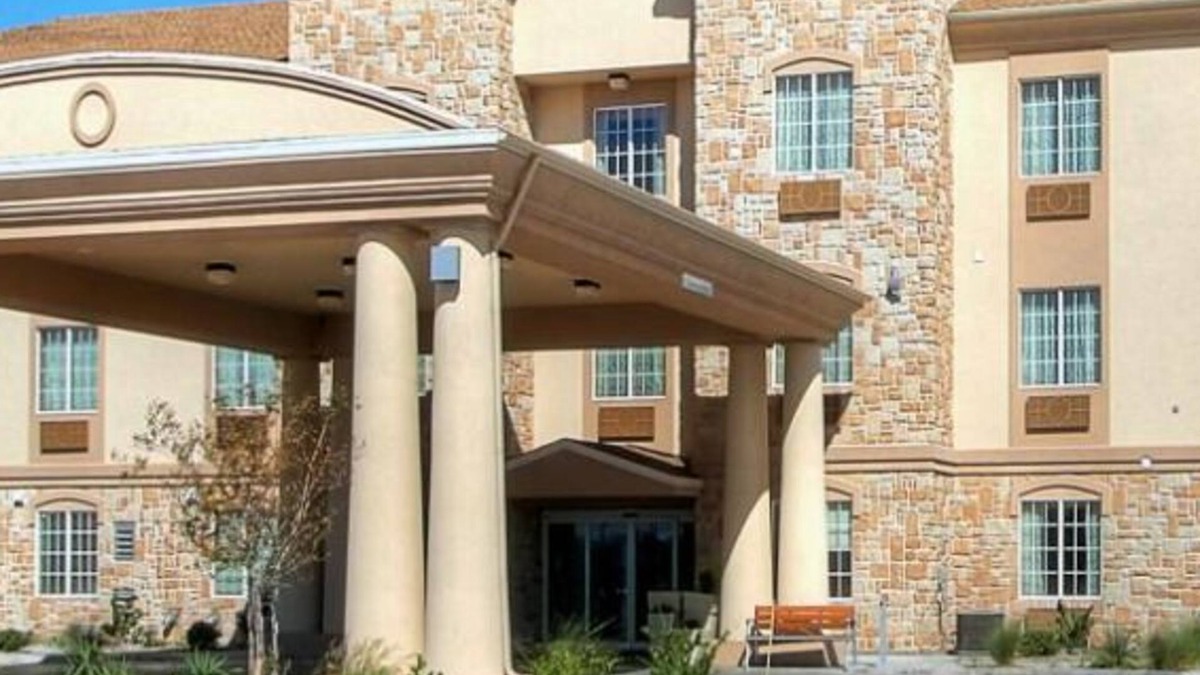 Pecos Hotel | Eagle NestInn