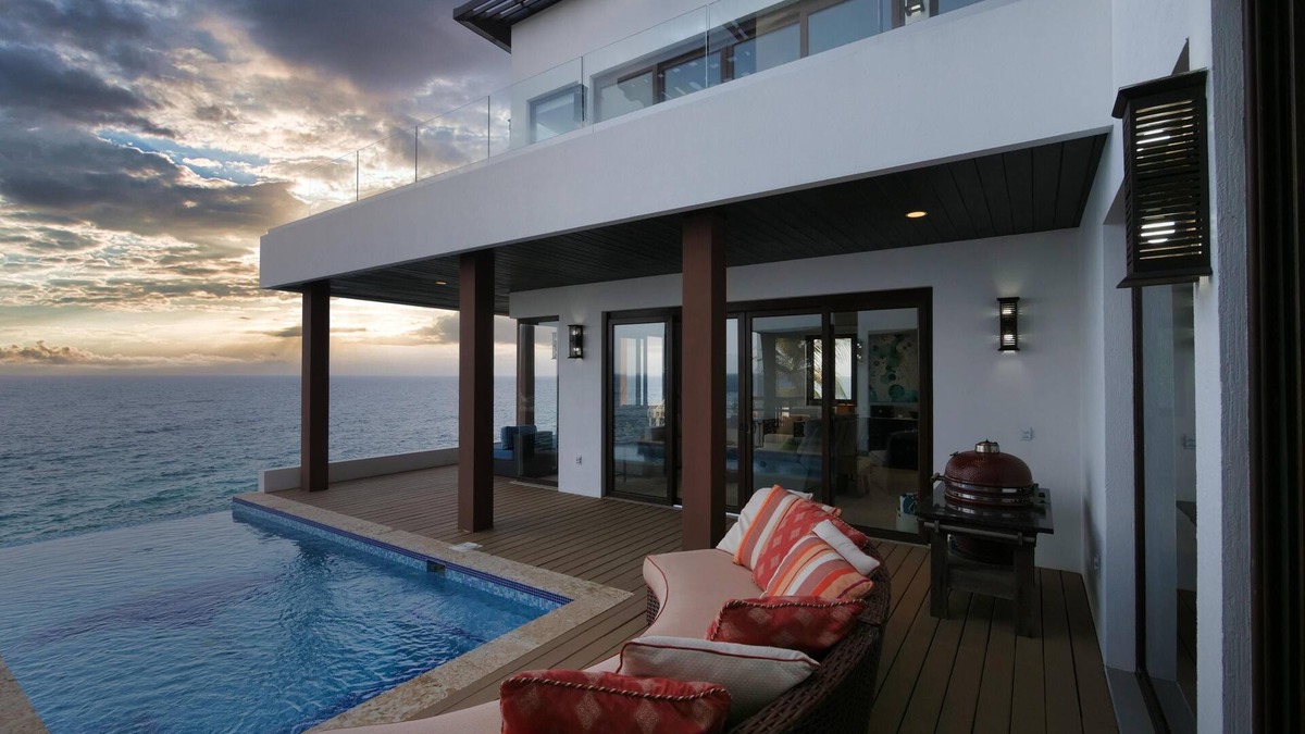 Lighthouse Estates Villa | Eagle Ray - a luxurious waterfront villa.