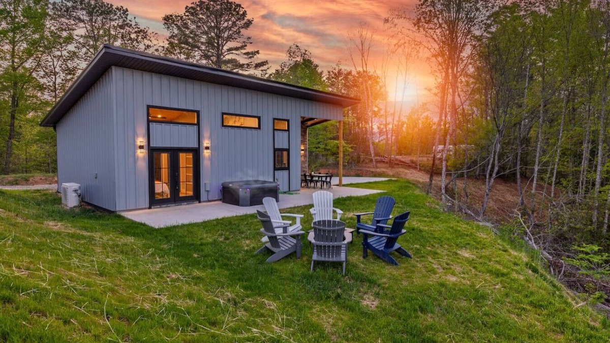 Whittier Cabin | Eagle Retreat Mountain Getaway