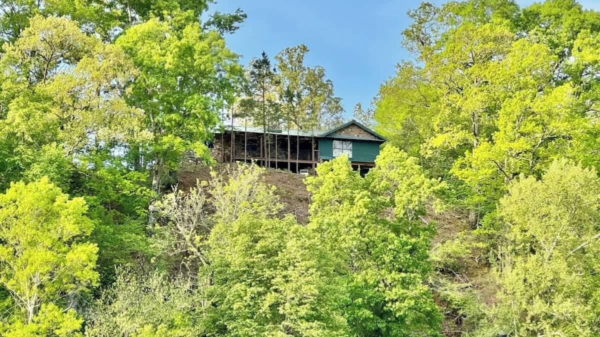Tahlequah Cabin | Eagle Rock Cabin Illinois River view