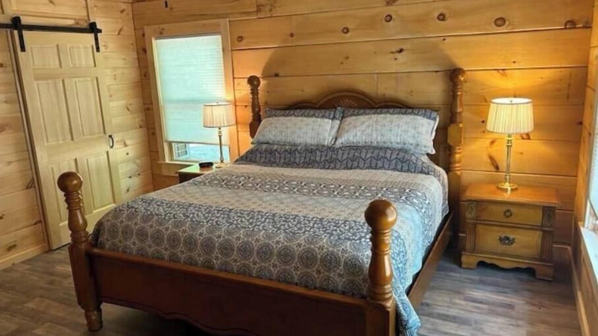 Wardensville Cabin | Eagle Roost