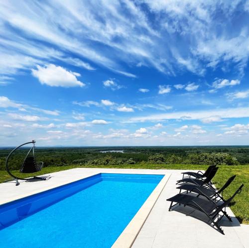 Batina Villa | Eagle's View Villa