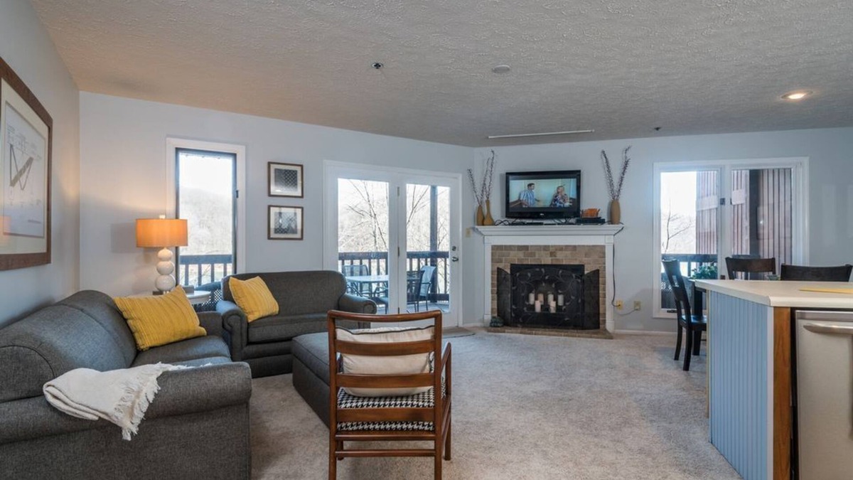 Avoca Condo | Eagle View Condo @ Lake Monroe