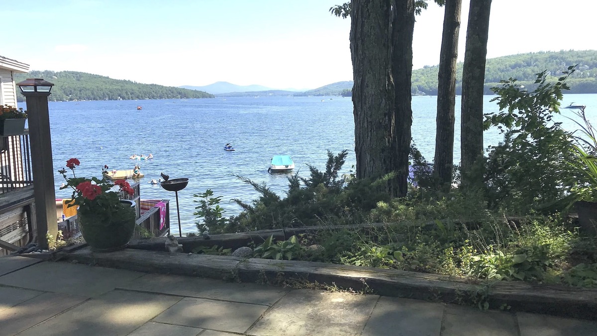 Meredith Cottage | 'Eagle Watch' Relaxing Lakefront Cottage with Sandy Beach.