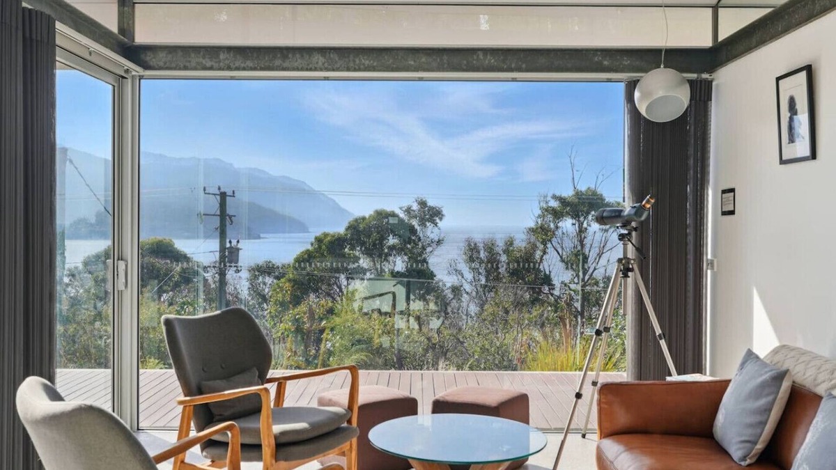 Eaglehawk Neck House | Eaglehawk Pavilions One – Coastal Retreat with Ocean Views