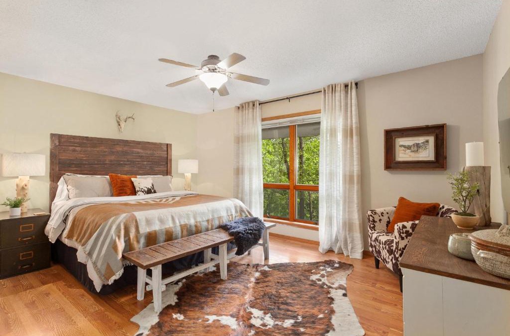 Rogers House | Eagles Landing - Cozy Cabin in the Woods - Walkable to Lake!