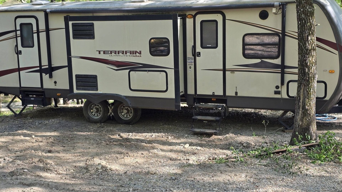 Board Camp RV Rental | Eagles Nest #1 Camper