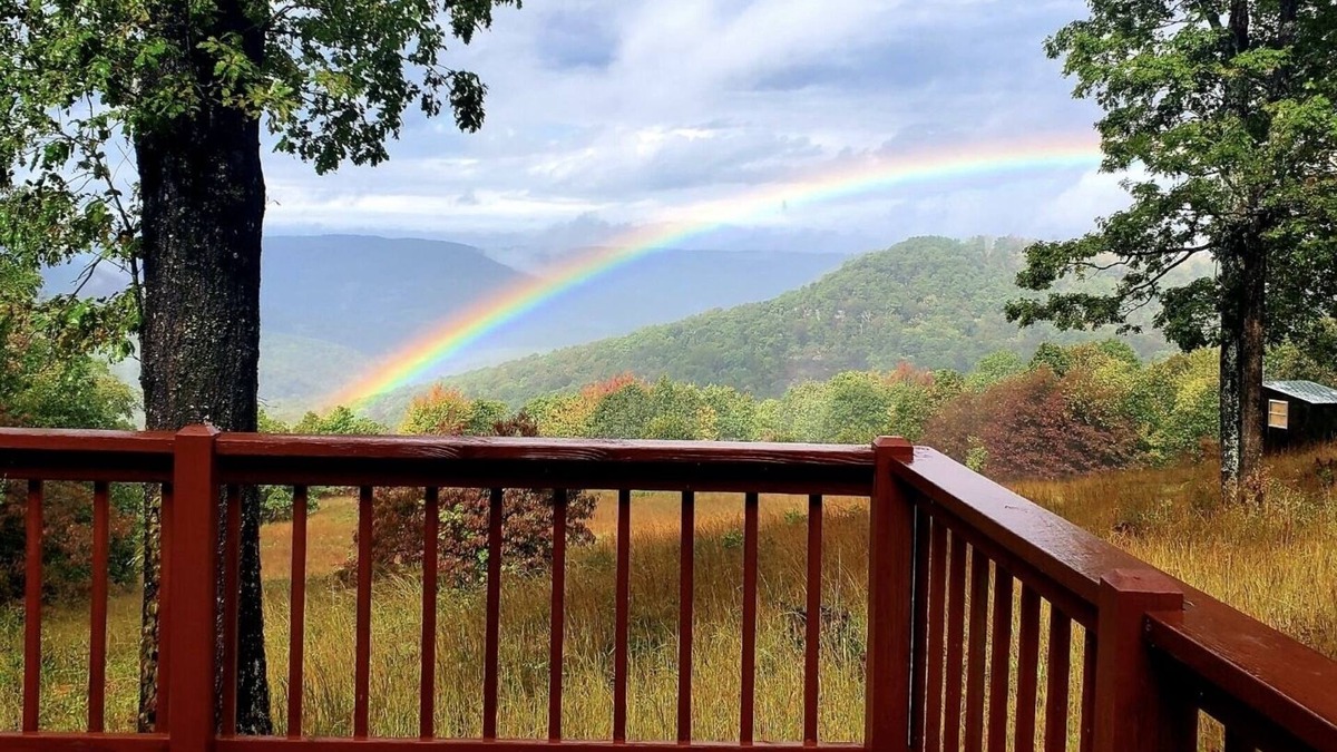 Jasper Cabin | Eagle’s Nest Cabin- Cozy Cabin with STUNNING Sunsets and Mountain Views!