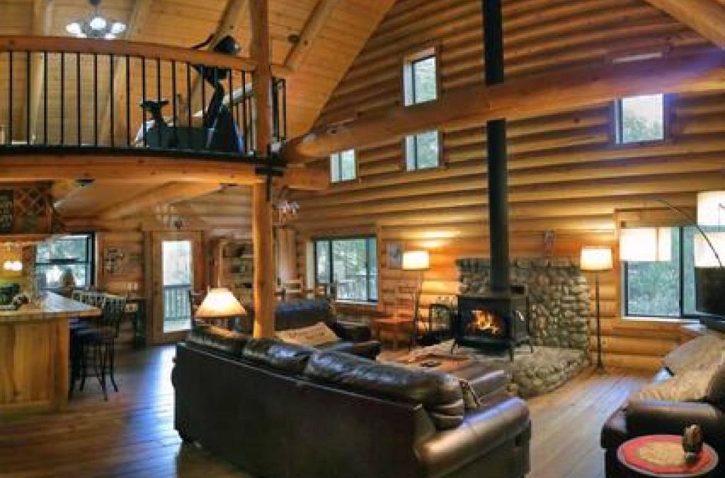 Idyllwild House | Eagles Nest - Natural Log Cabin with Guest House