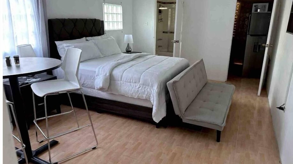 Albion Apartment | Eagles Nest Villa Studio - AC TV WIFI LuxcAlbion St Thomas Jamaica Luxury VRBO