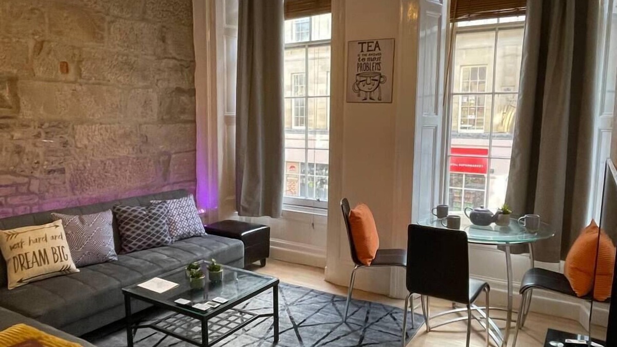 Newcastle-upon-Tyne Condo | Earl Grey flat | Finest tea+Coffee+Board games
