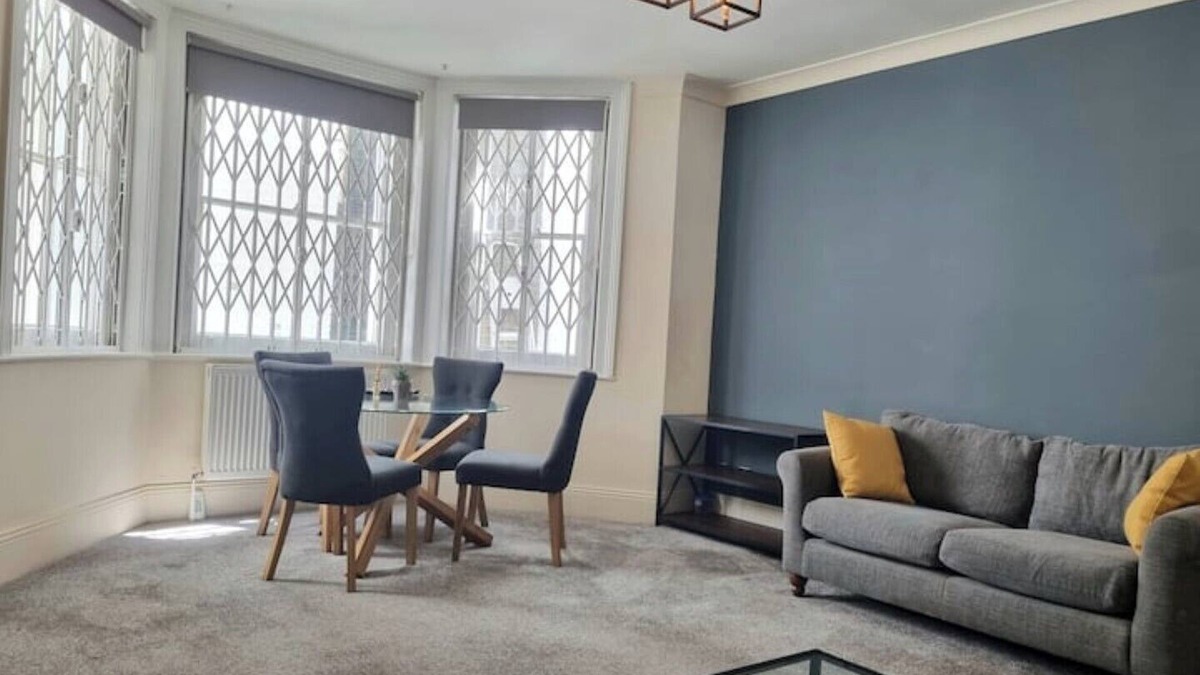 Redcliffe Apartment | Earl's Court Private Entrance 1 Bedroom Flat
