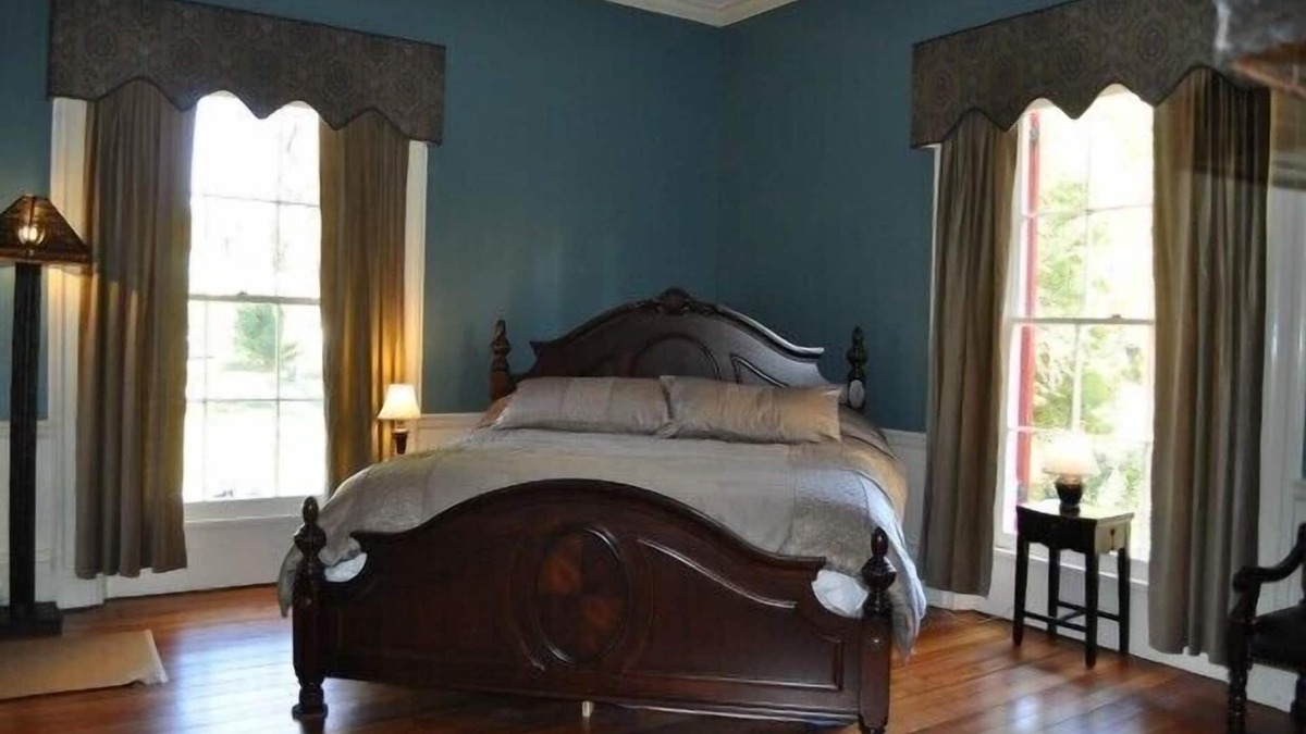 Rocky Mount Bed & Breakfast | Early Inn at the Grove