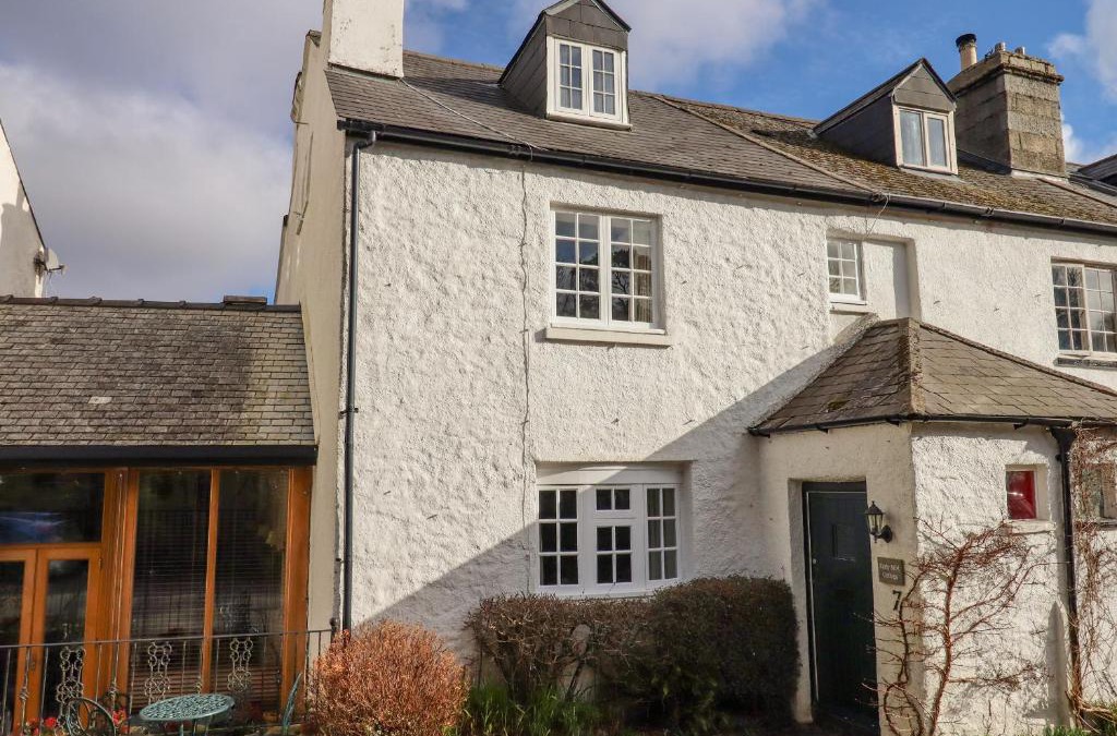 Newton Abbot House | Early Mist Cottage