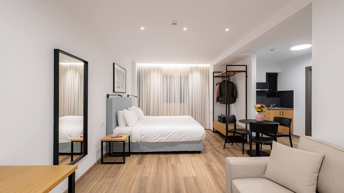 Nea Smirni House | Earos Urban Living