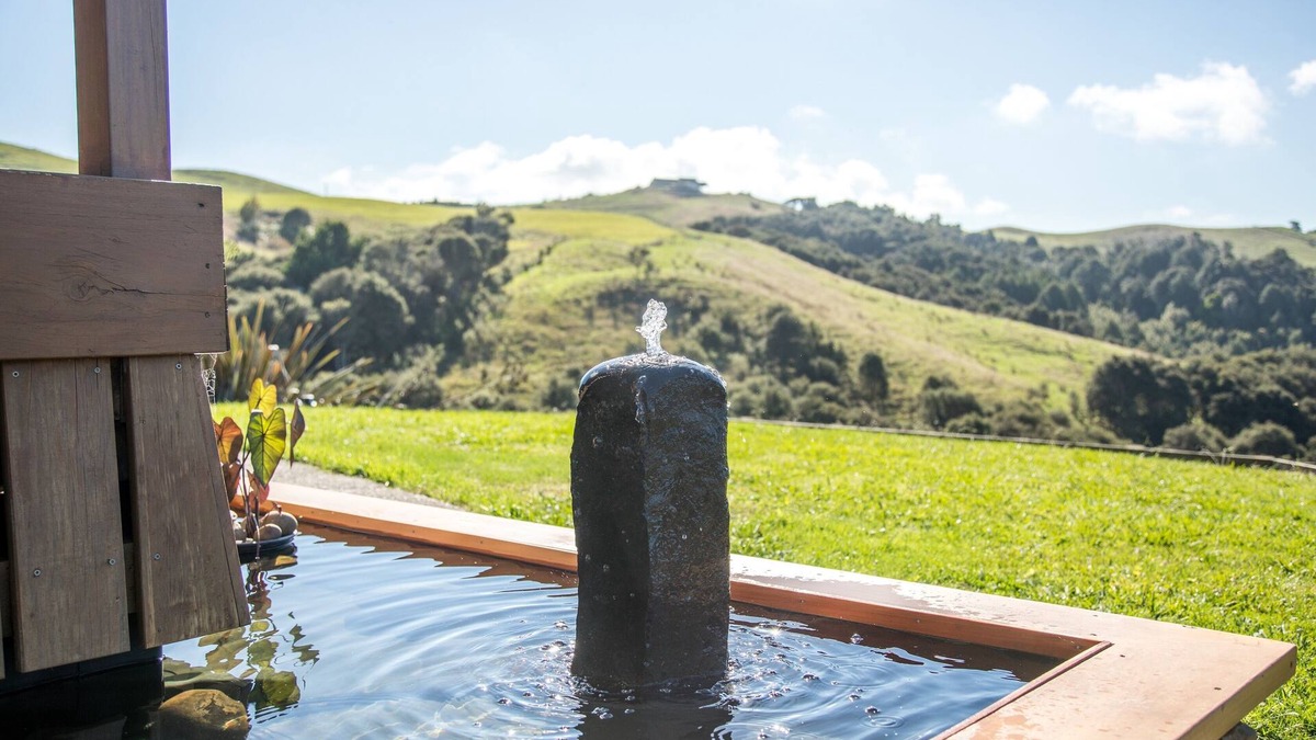 Waitakaruru Cabin | Earth Energies Sanctuary - The ultimate relaxation retreat body & mind therapies