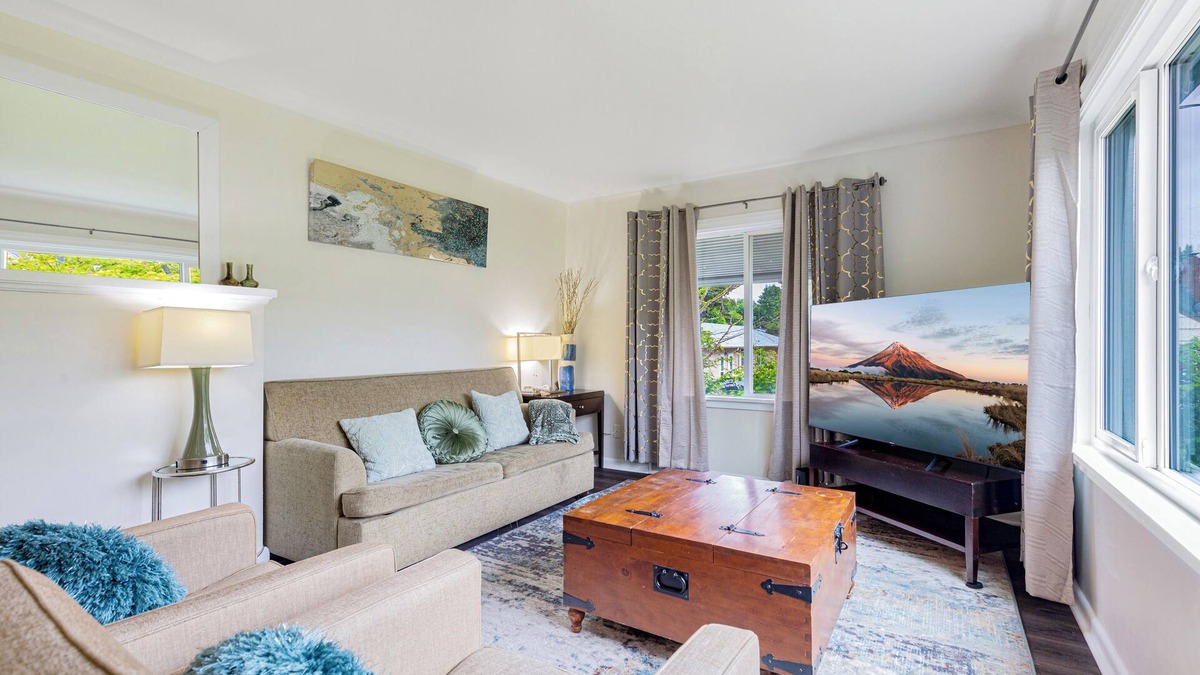 Bryn Mawr-Skyway House | EARTH VILLA: central location