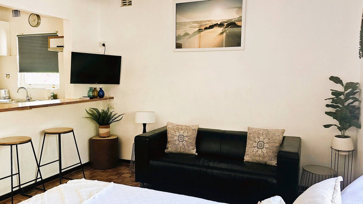 West Perth Apartment | Earthy Mix M6 Studio Apartment near Kings Park