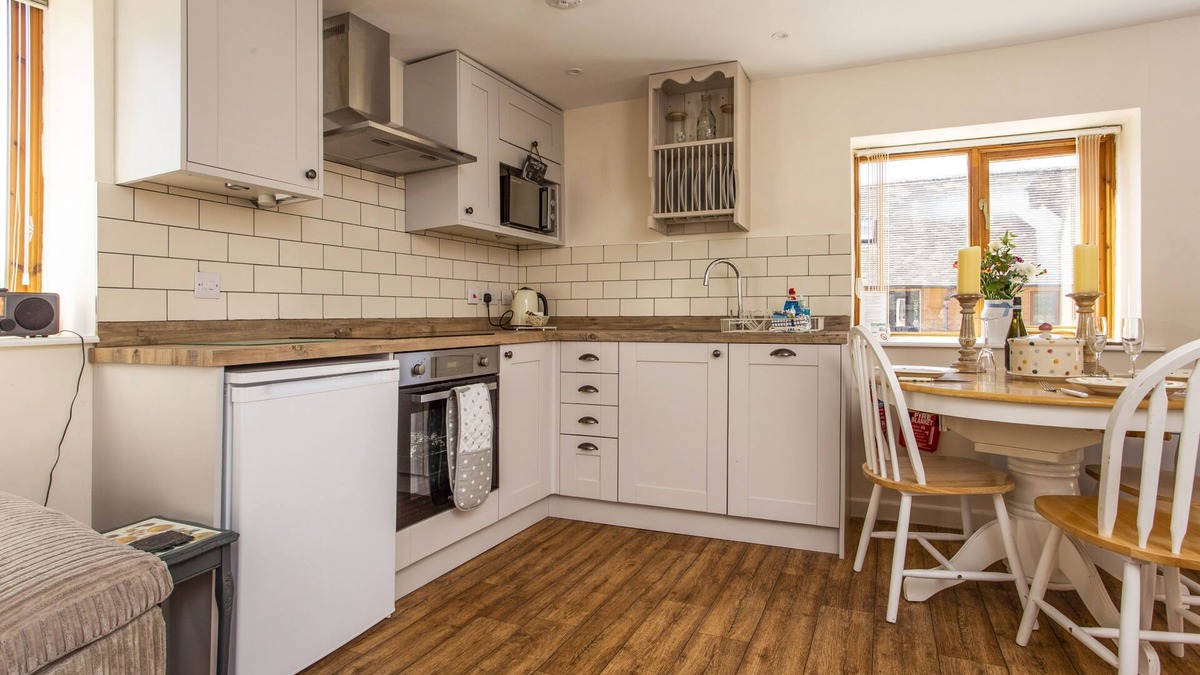Wickhamford Cottage | East Barn Cottage - sleeps 3 guests in 2 bedrooms