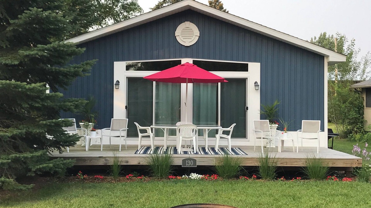 Elk Rapids Cottage | EAST BAY LOCATION! DATES Available! Walking Distance to Lake Michigan!