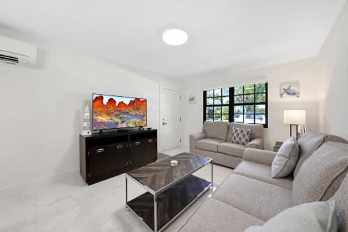 Melaleuca Gardens Apartment | East Beach Apart By Pmi Unit 2