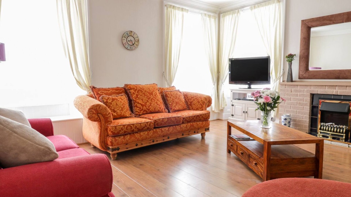 Dunbar Cottage | EAST BEACH APARTMENT, pet friendly in Dunbar