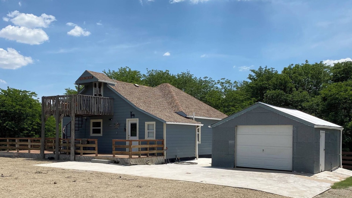 Graham County House | East Cabin 2 bedroom house in charming private rural setting