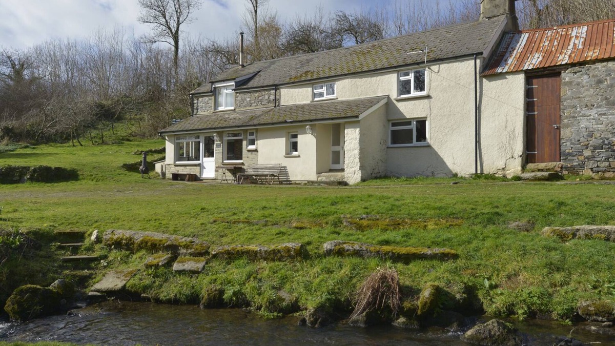 Okehampton Cottage | EAST CLEAVE, pet friendly, character holiday cottage in Bridestowe