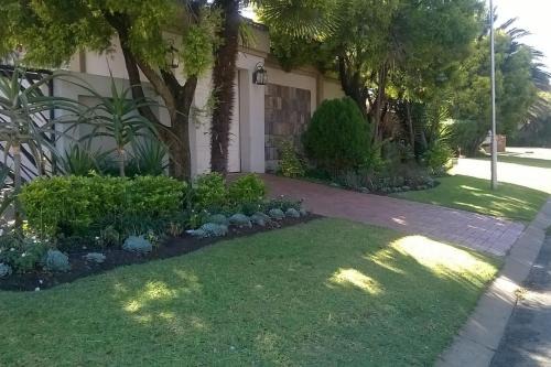 Boksburg Apartment | East Cottage