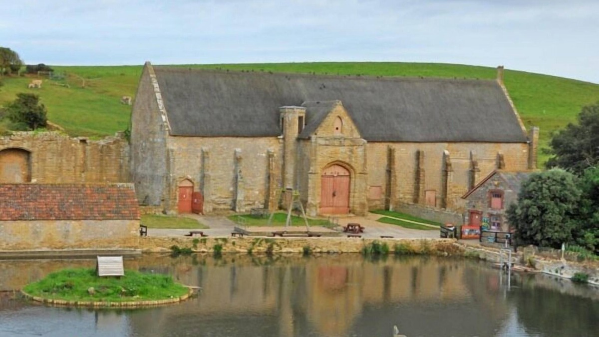 Abbotsbury Bed & Breakfast | East Farm House B&B