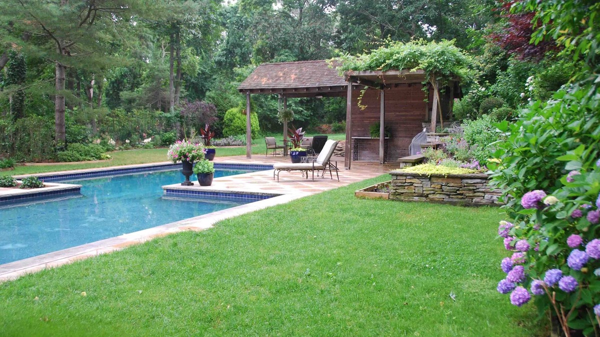 East Hampton North House | East Hampton Village- Close to Everything. Knockout Pool and Grounds