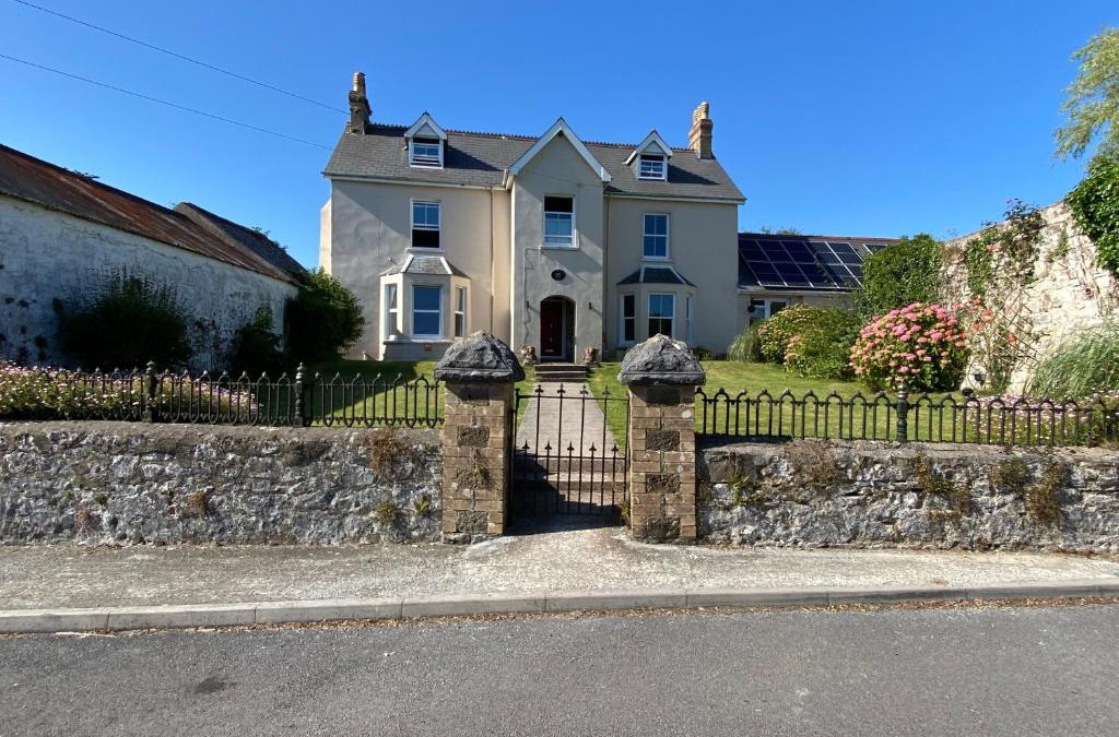 Tavernspite Bed & Breakfast | East Llanteg Guest House