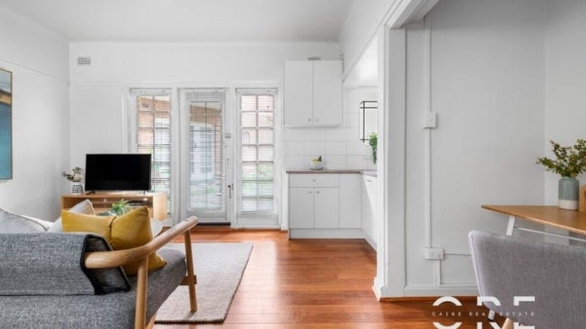 East Melbourne Apartment | East Melbourne -MCG,Rod Laver/John Cain Arena, walk- gorgeous ground floor appt