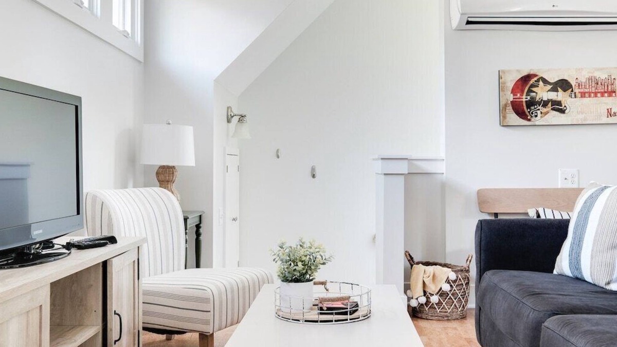 Eastwood Apartment | East Nash Hideaway ~ Close to Everything!