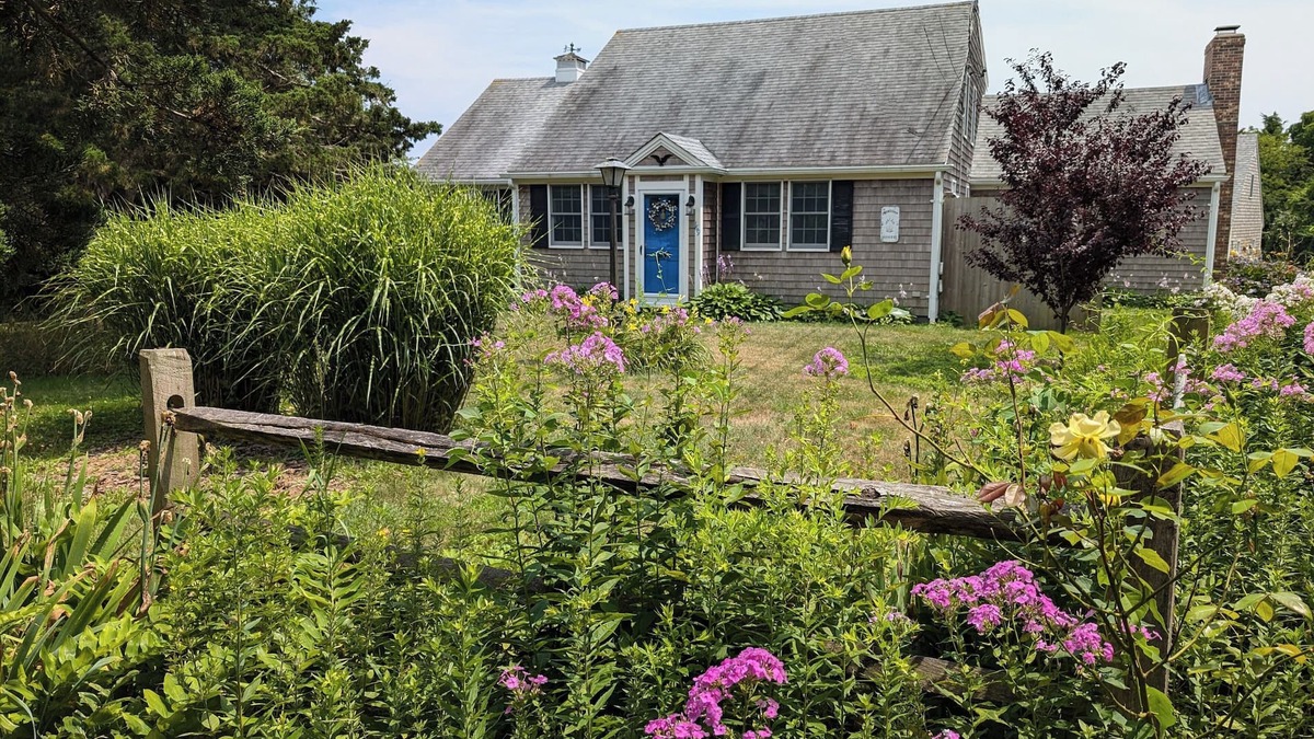 East Orleans House | East Orleans - walk to Nauset Beach