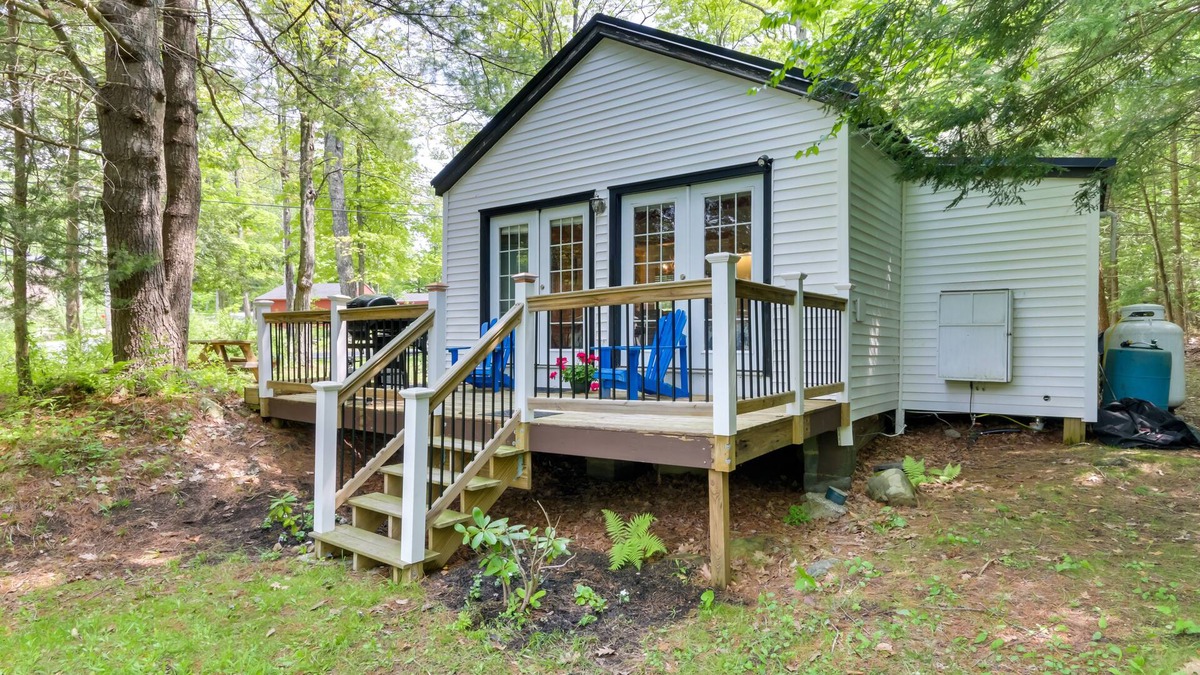 Otis Cottage | East Otis Vacation Rental w/Private Deck & BBQ!