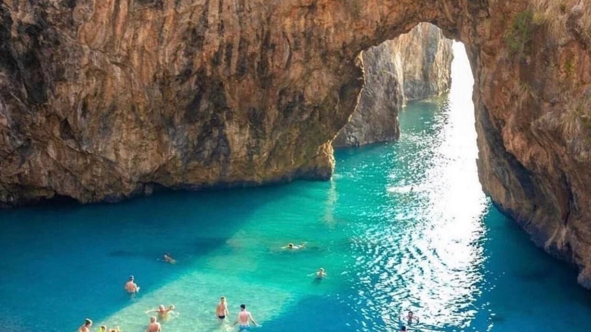 San Nicola Arcella House | EAST ROOMS