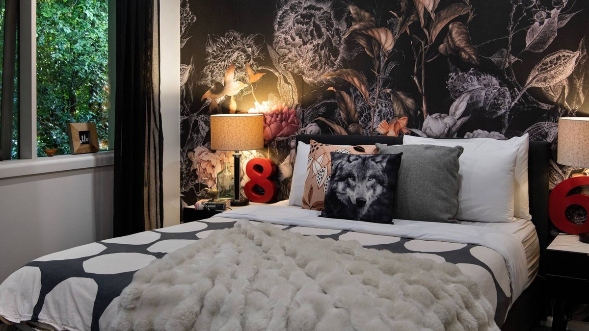 Daylesford Apartment | East St 2 is one of three contemporary apartments set within beautiful gardens