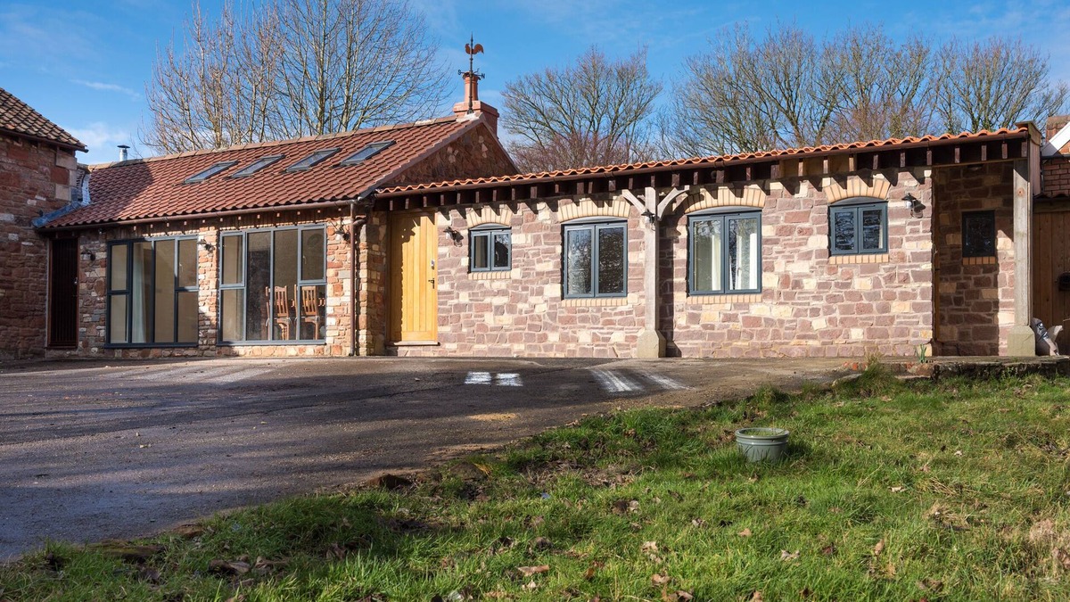 Belluton Cottage | EAST WING, pet friendly, character holiday cottage in Pensford