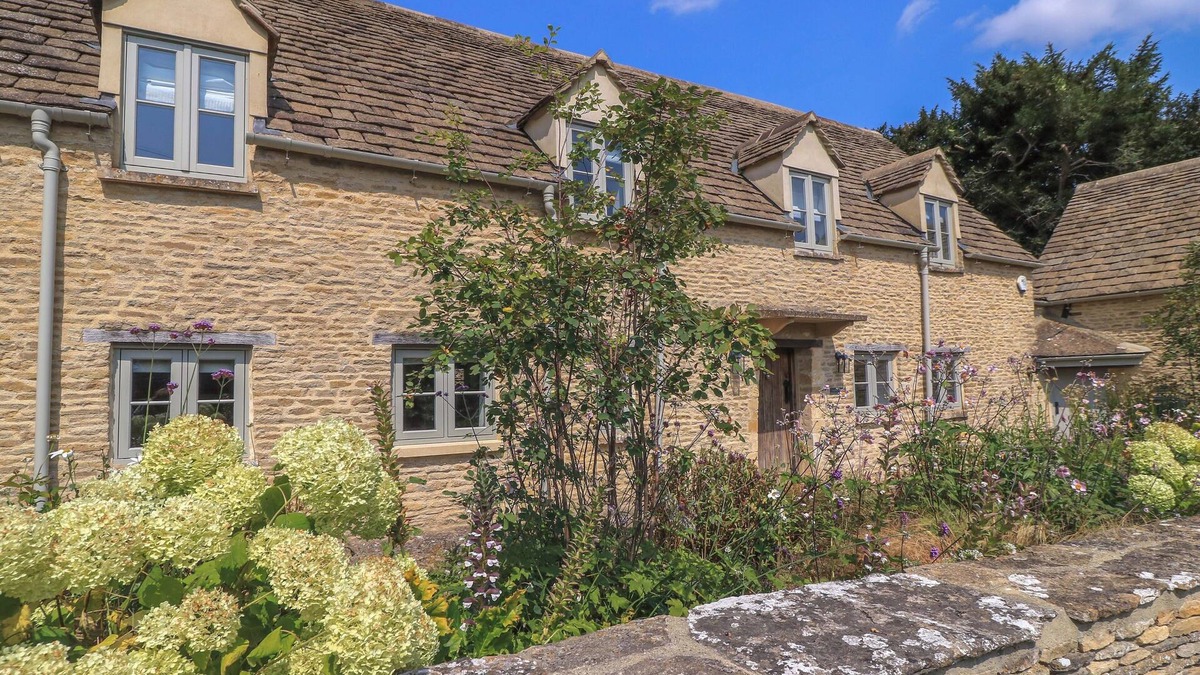 Burford Cottage | EASTER COTTAGE, family friendly, character holiday cottage in Burford