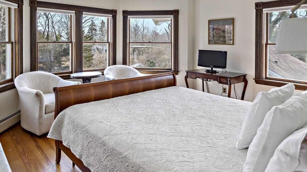 Eastham Apartment | Eastham Carriage House Retreat - The Sunrise Room